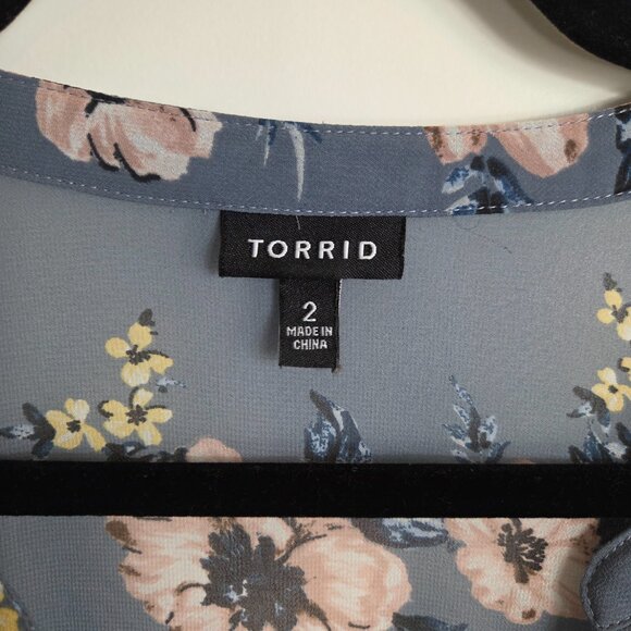 Torrid Gray Floral Lexie Top - Picture 12 of 13
